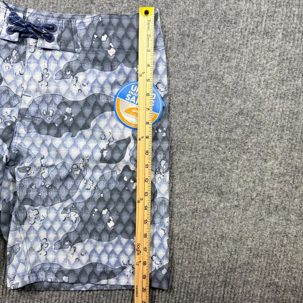 Columbia PFG Mens Blue Fish Scale Camo Board Shorts UPF 50 Size 34 Bottle Opener